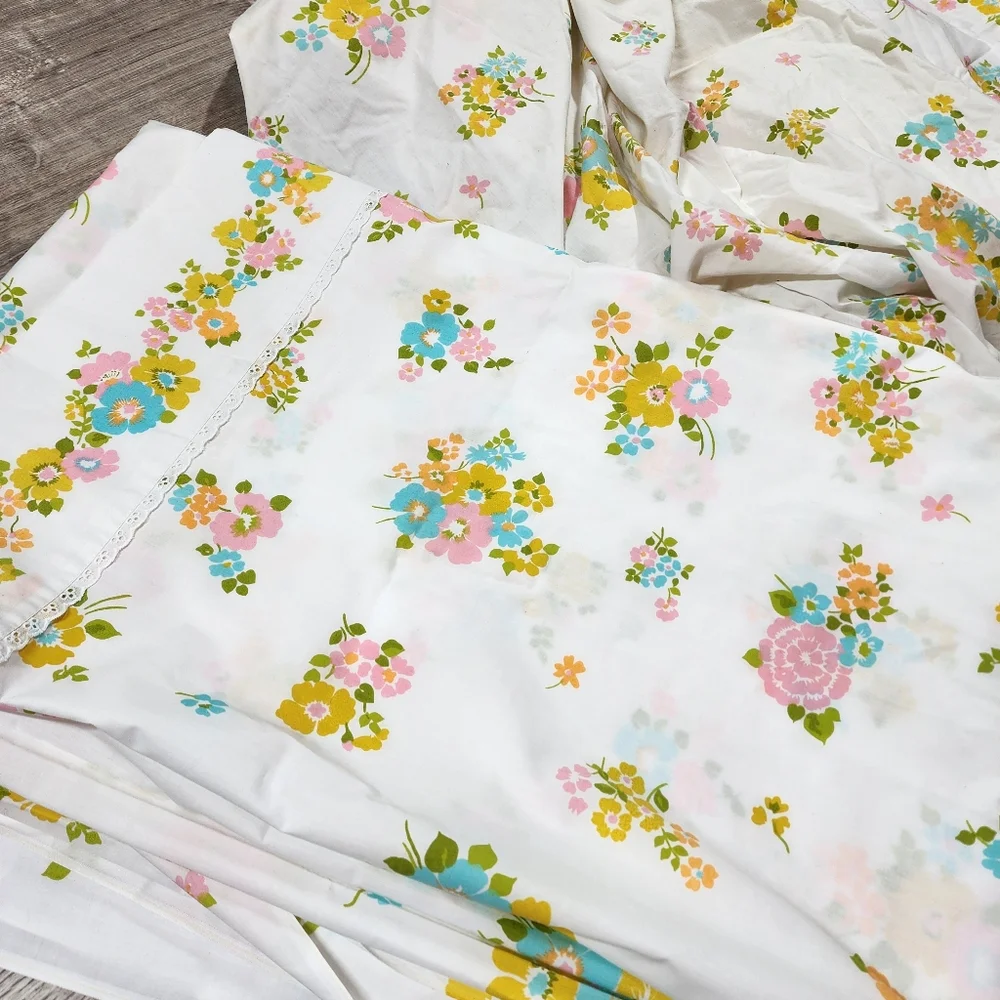 VINTAGE Retro 3pc Bedding 2 Floral Fitted Sheet 1 Top Sheet Twin